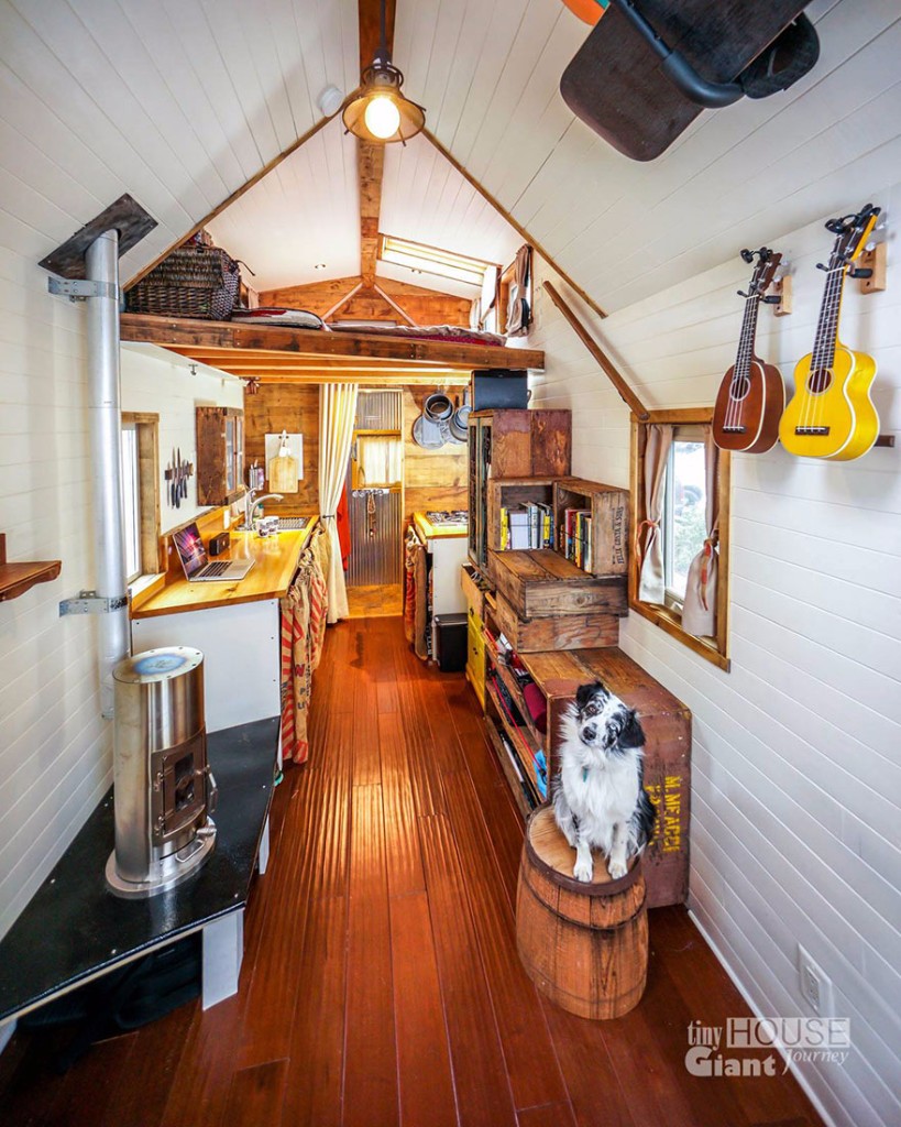 small-houses-saving-space-5-2